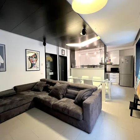 Apuania 12 Lejlighed