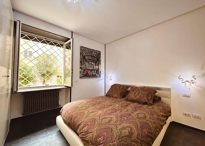 Apuania 12 * רומא